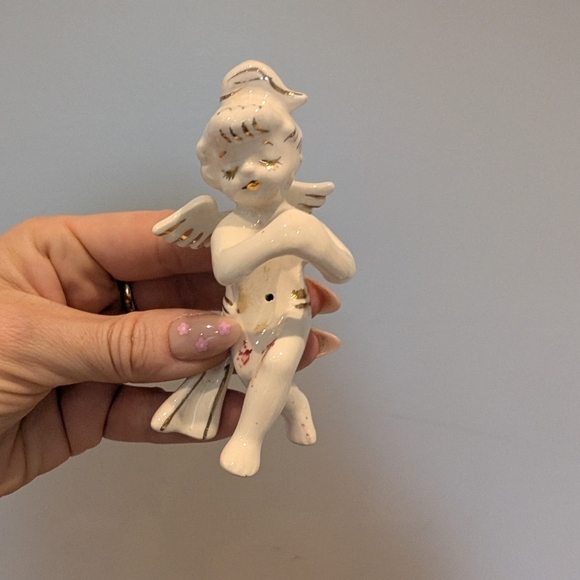 Ceramic Angel Figurine Holds A Candle - Picture 7 of 8